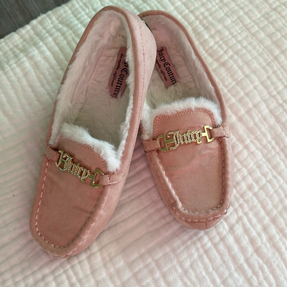 Juicy Couture slippers in pink